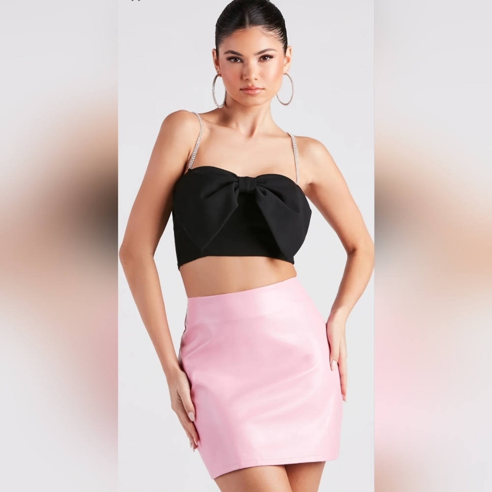 Glamour Bow-Front Crop Top